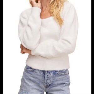 NWT Super Soft Ivory White Crop Sweater